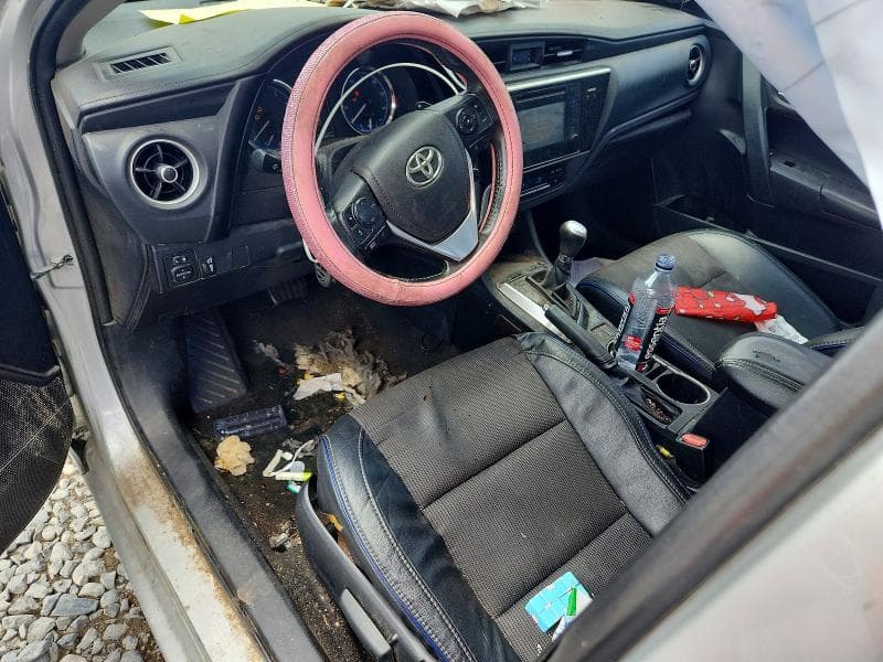 2017 TOYOTA COROLLA SE 8