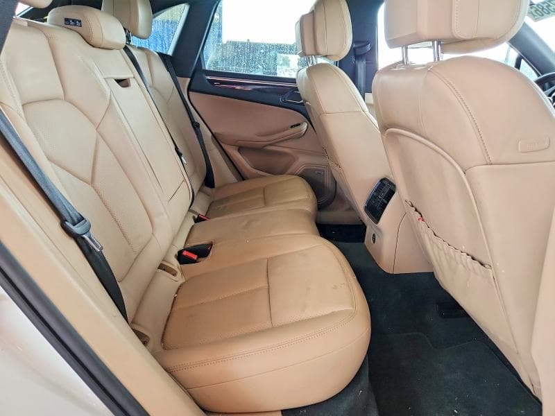2021 PORSCHE MACAN 11