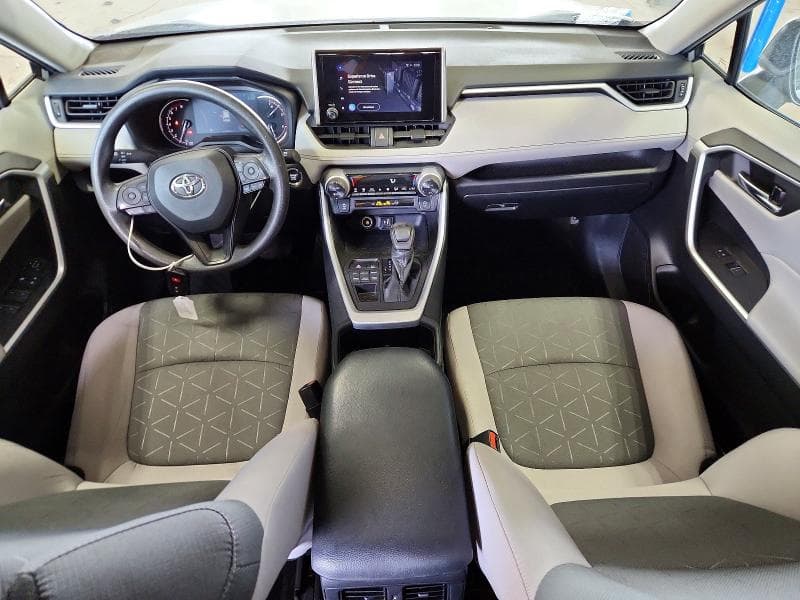 2024 TOYOTA RAV4 XLE 8