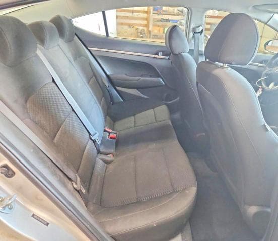 2019 HYUNDAI ELANTRA SE 10