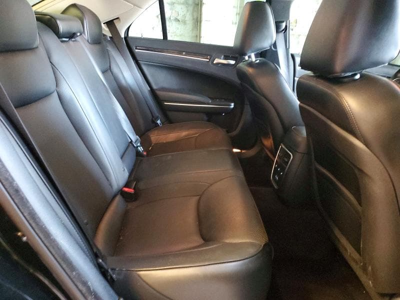 2017 CHRYSLER 300C 10