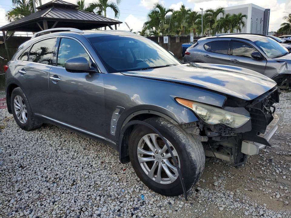 2017 INFINITI QX70 BASE 4