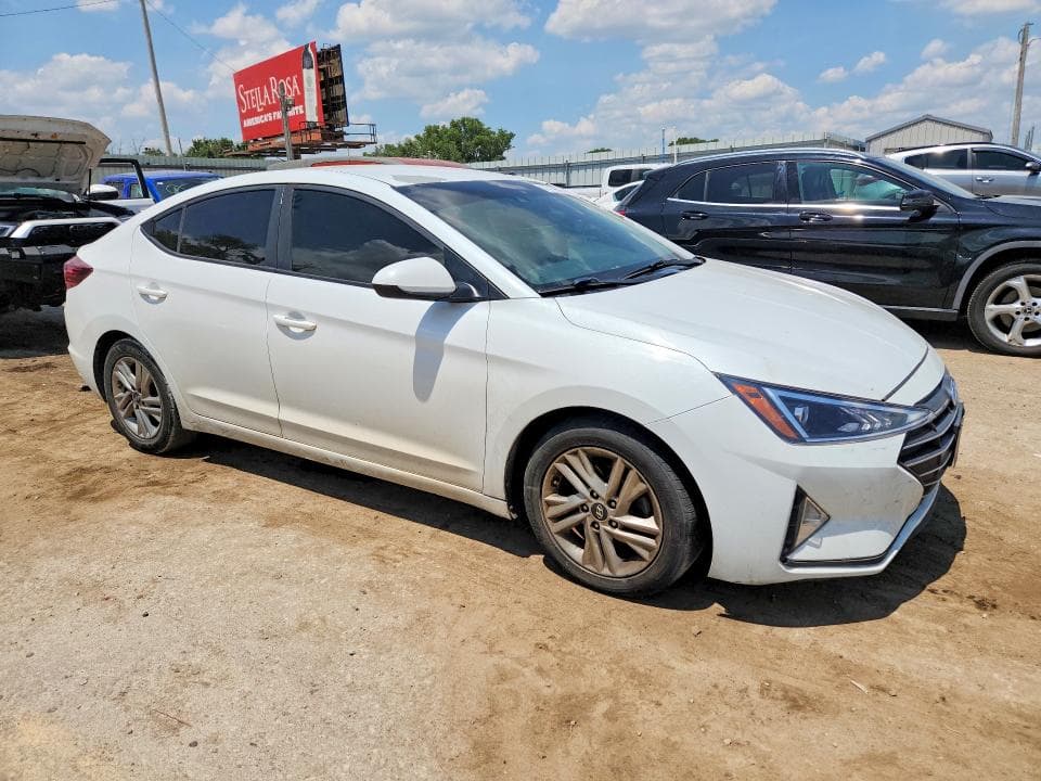 2019 HYUNDAI ELANTRA SEL 4