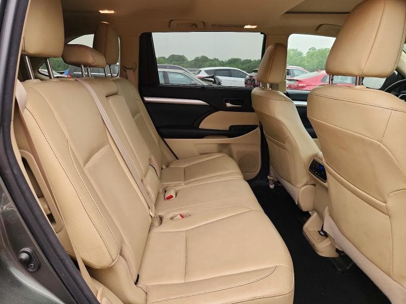 2018 TOYOTA HIGHLANDER XLE 11