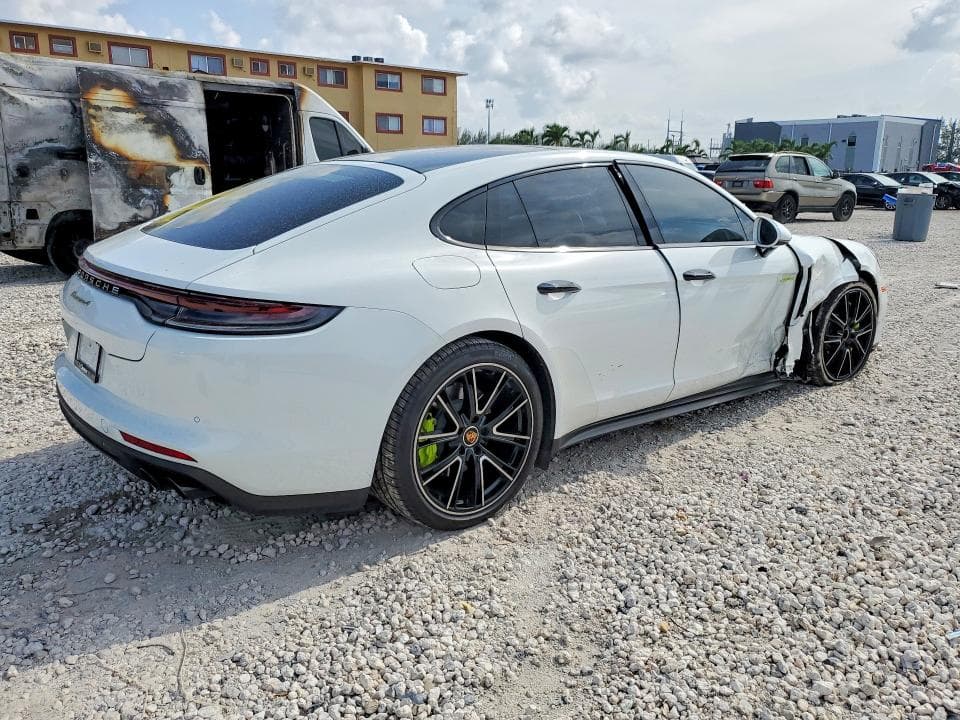 2021 PORSCHE PANAMERA 4 E-HYBRID 3