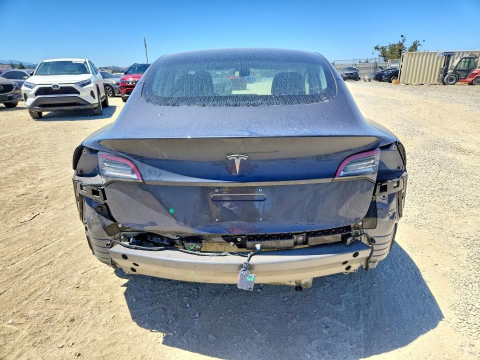 2018 TESLA MODEL 3 6