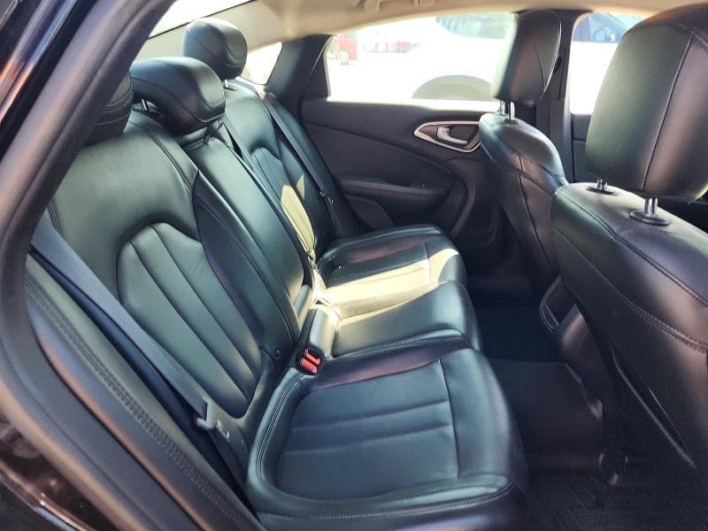 2017 CHRYSLER 200 LIMITED 10