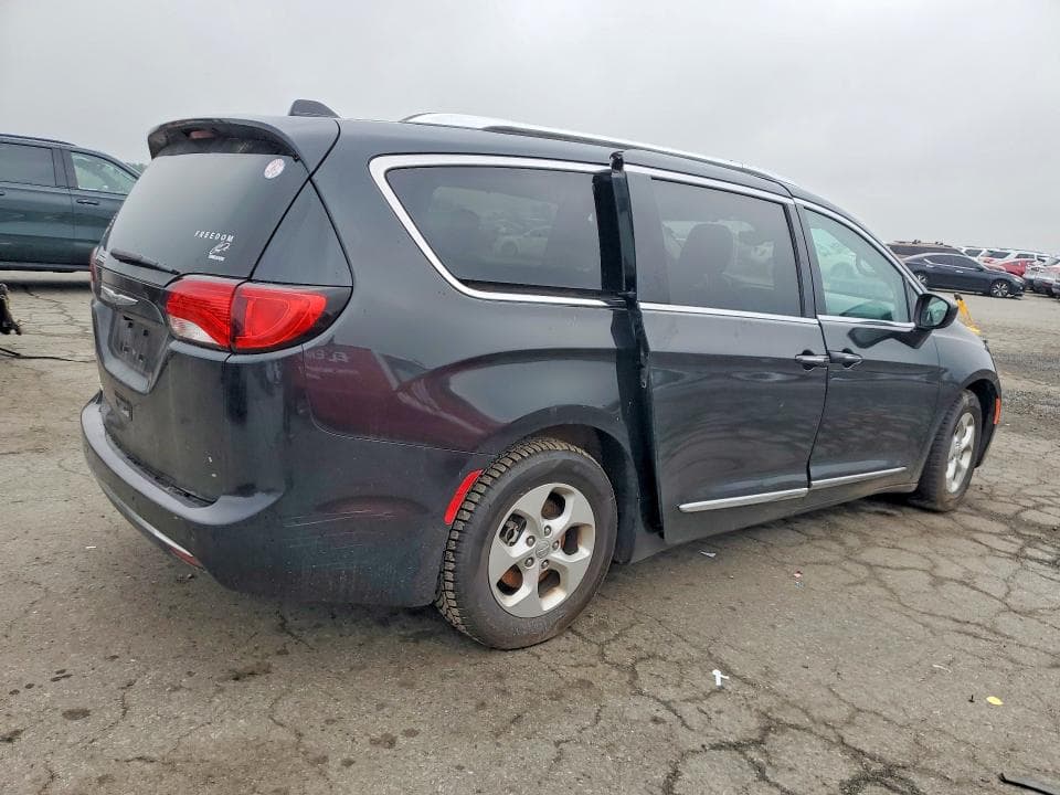 2017 CHRYSLER PACIFICA TOURING L PLUS 3