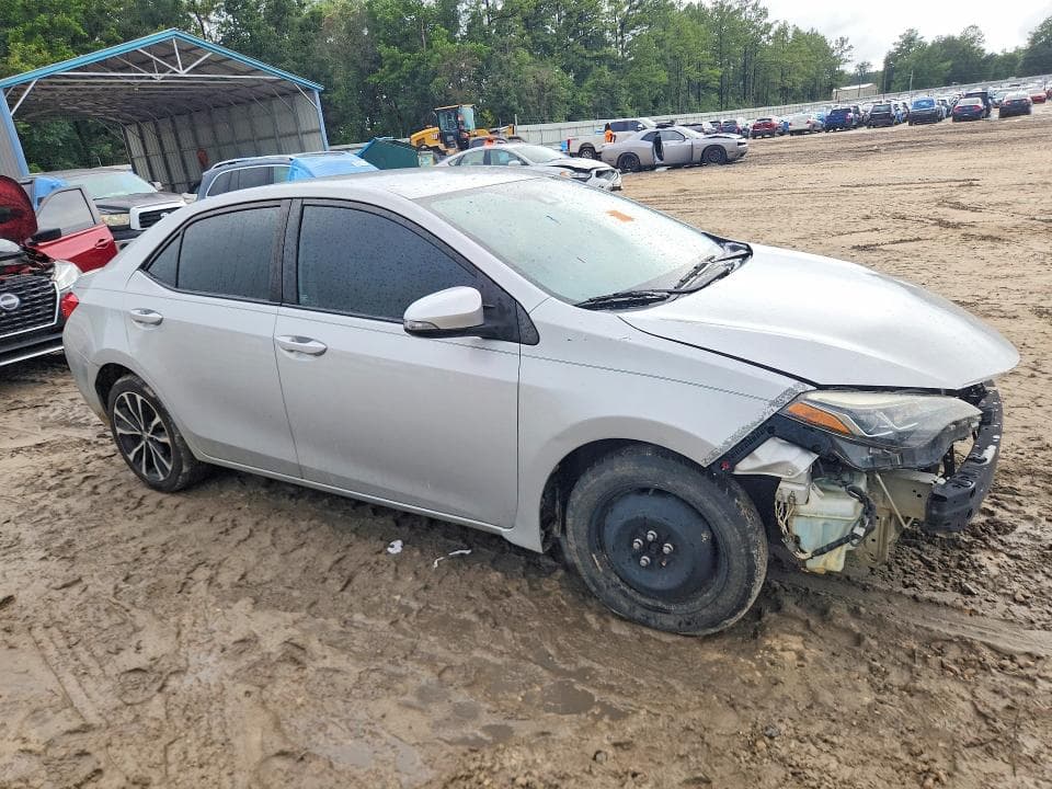 2017 TOYOTA COROLLA SE 4