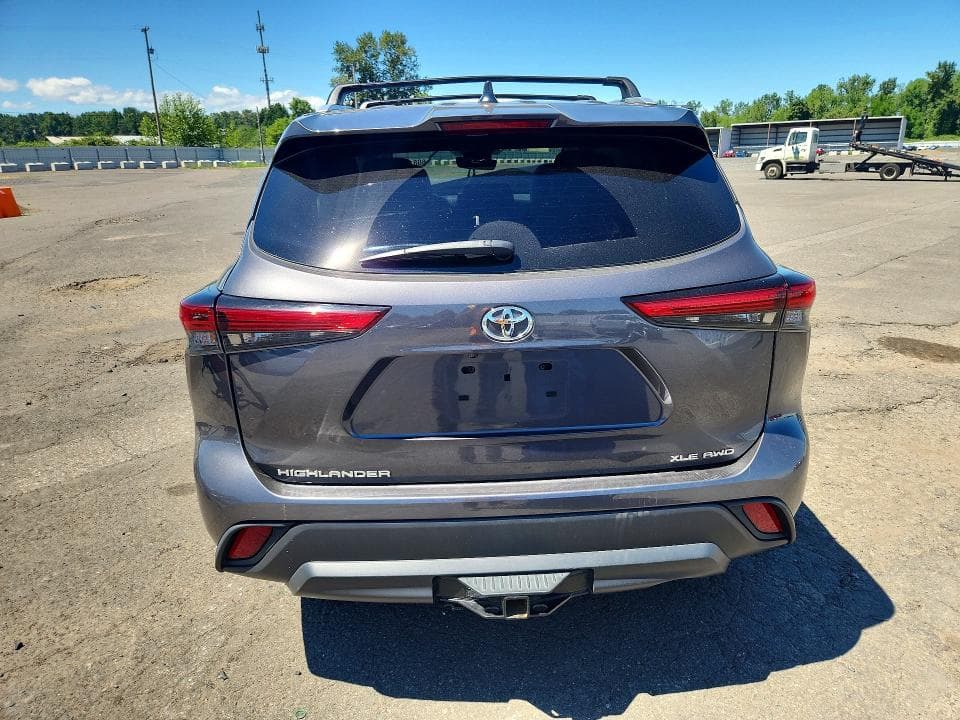 2022 TOYOTA HIGHLANDER XLE 6