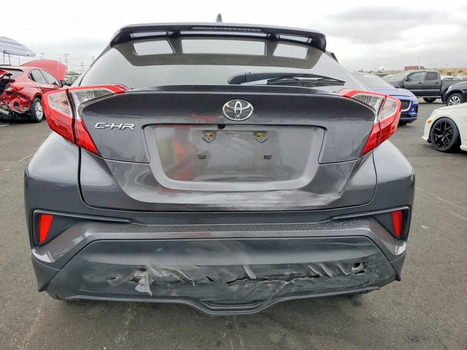 2021 TOYOTA C-HR LE 6