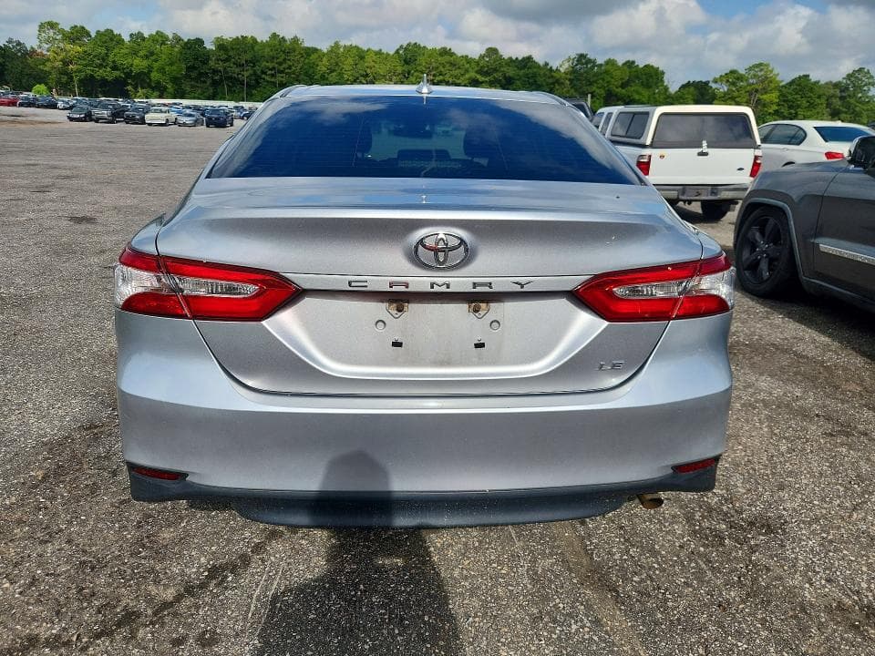 2020 TOYOTA CAMRY LE 6