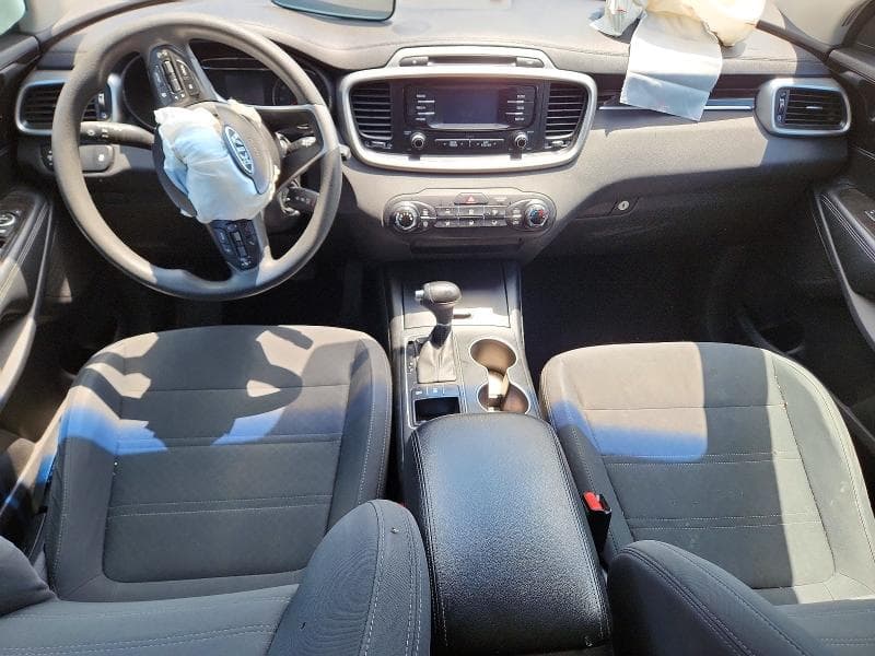 2017 KIA SORENTO LX V6 8