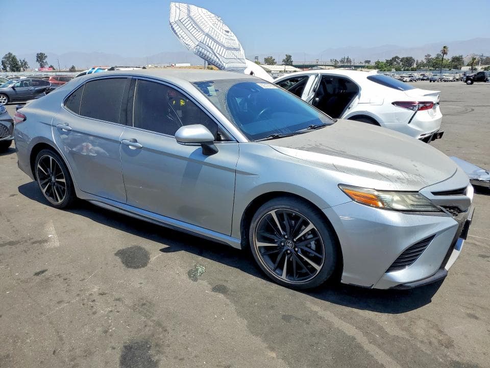 2019 TOYOTA CAMRY XSE 4