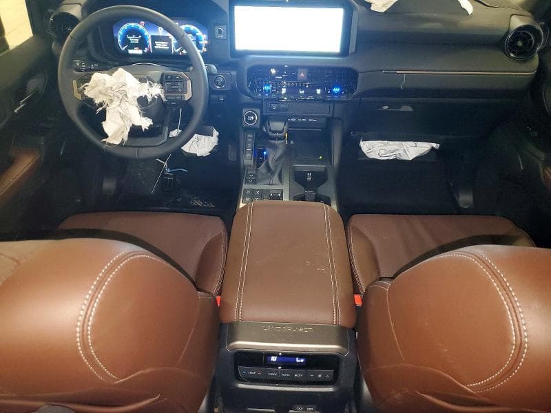 2026 TOYOTA LAND CRUISER BASE 8