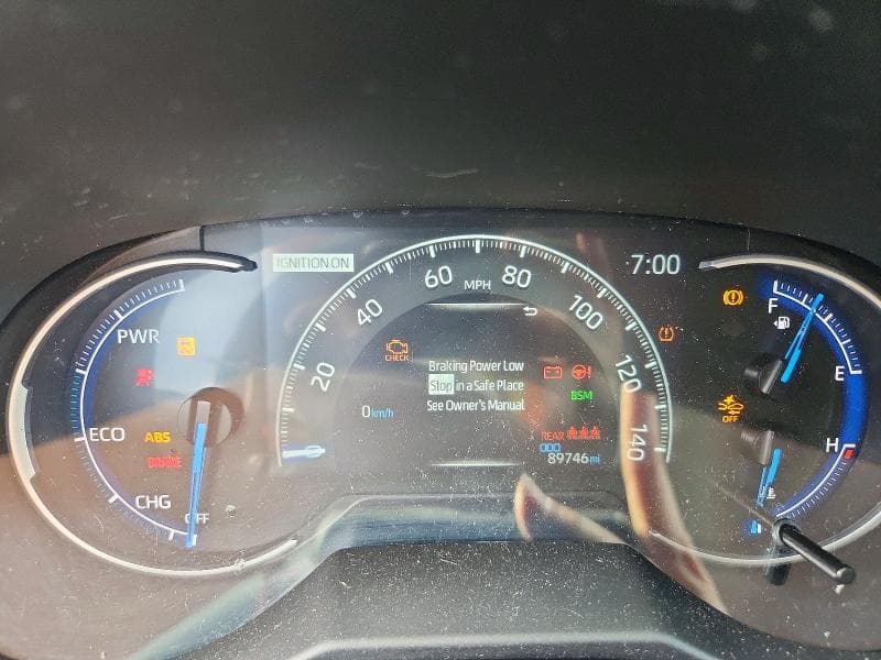 2025 TOYOTA RAV4 HYBRID XLE 9