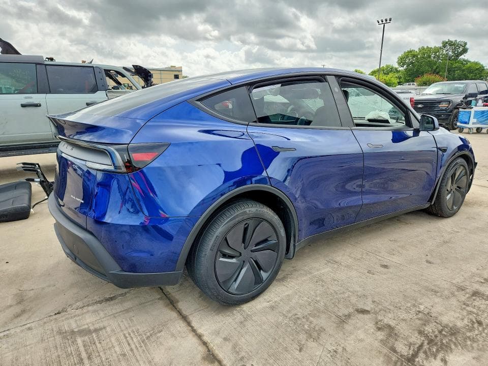 2026 TESLA MODEL Y 3