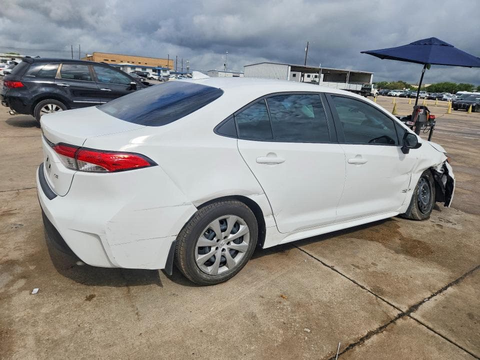 2024 TOYOTA COROLLA LE 3