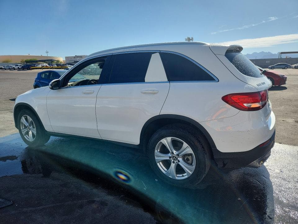 2017 MERCEDES-BENZ GLC 300 2