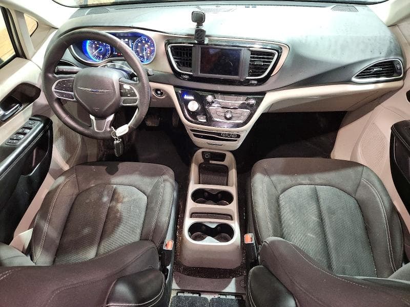2021 CHRYSLER VOYAGER LX 8
