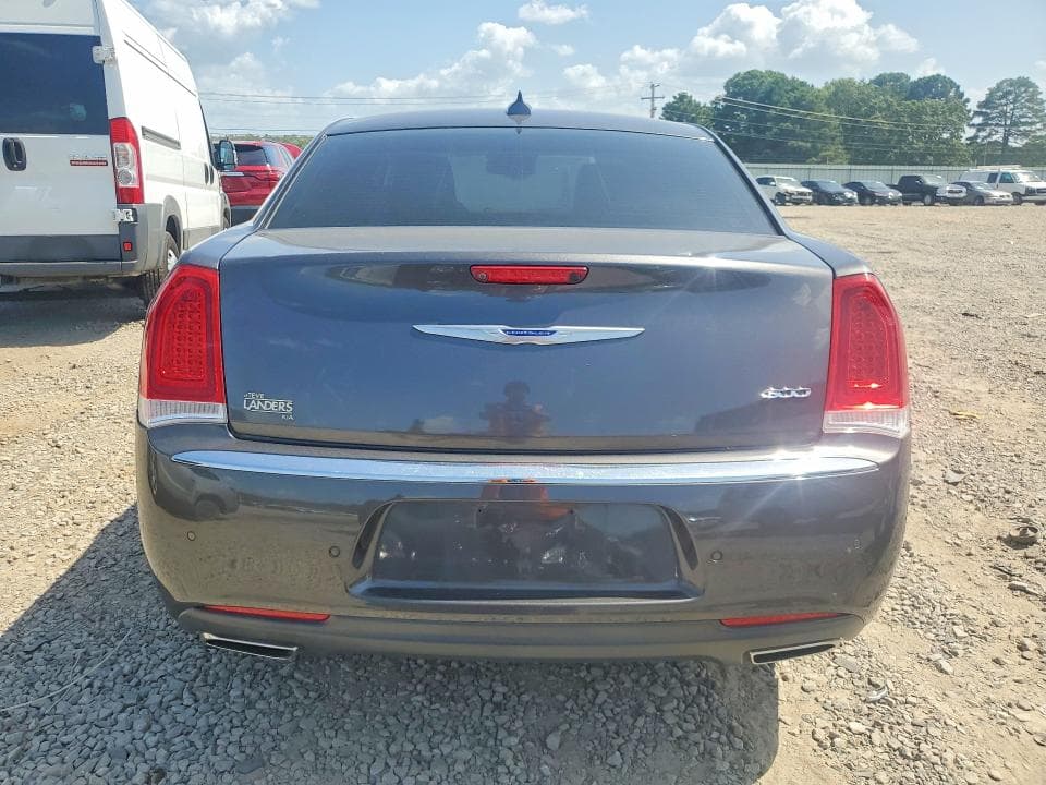 2019 CHRYSLER 300 LIMITED 6