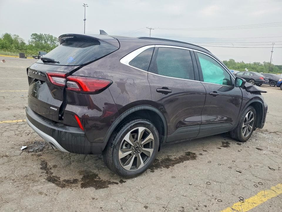 2023 FORD ESCAPE PLATINUM 3