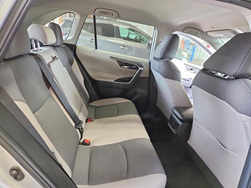 2024 TOYOTA RAV4 XLE 11
