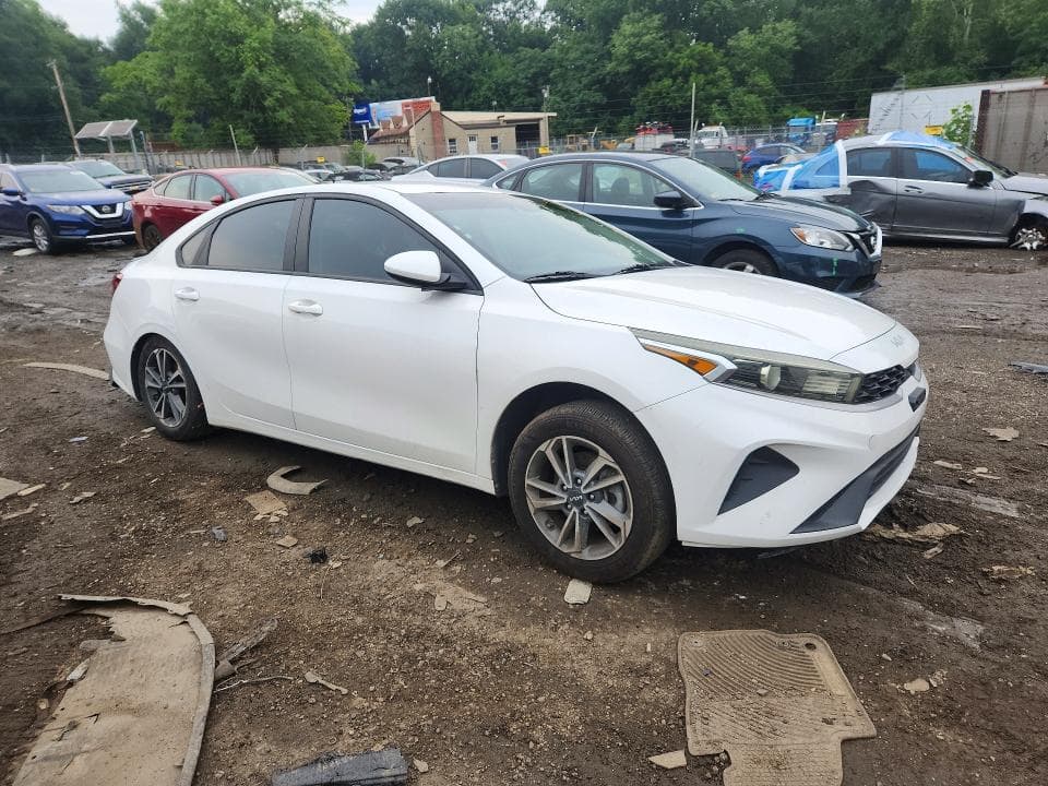 2023 KIA FORTE LXS 4
