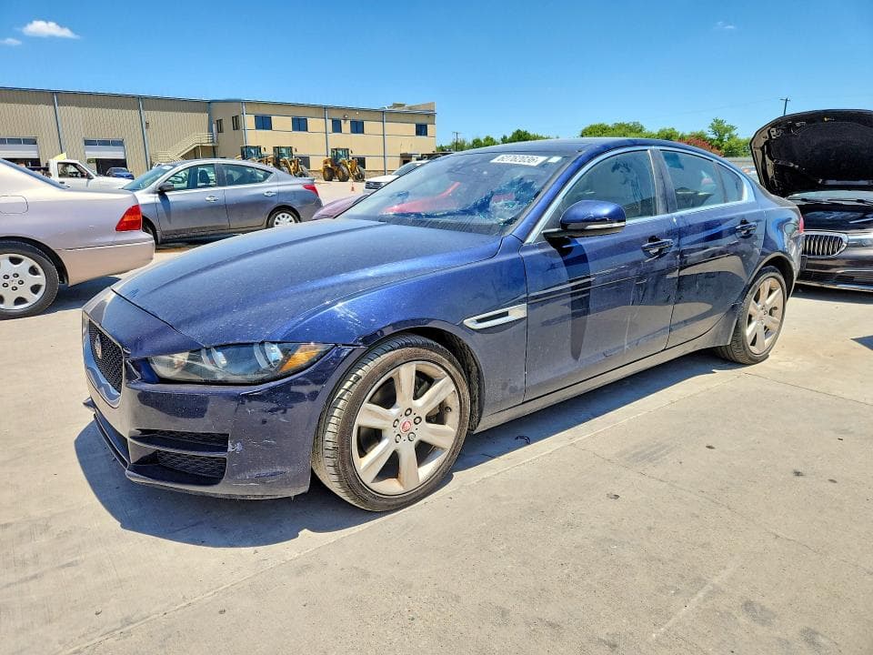 2017 JAGUAR XE PRESTIGE - 1