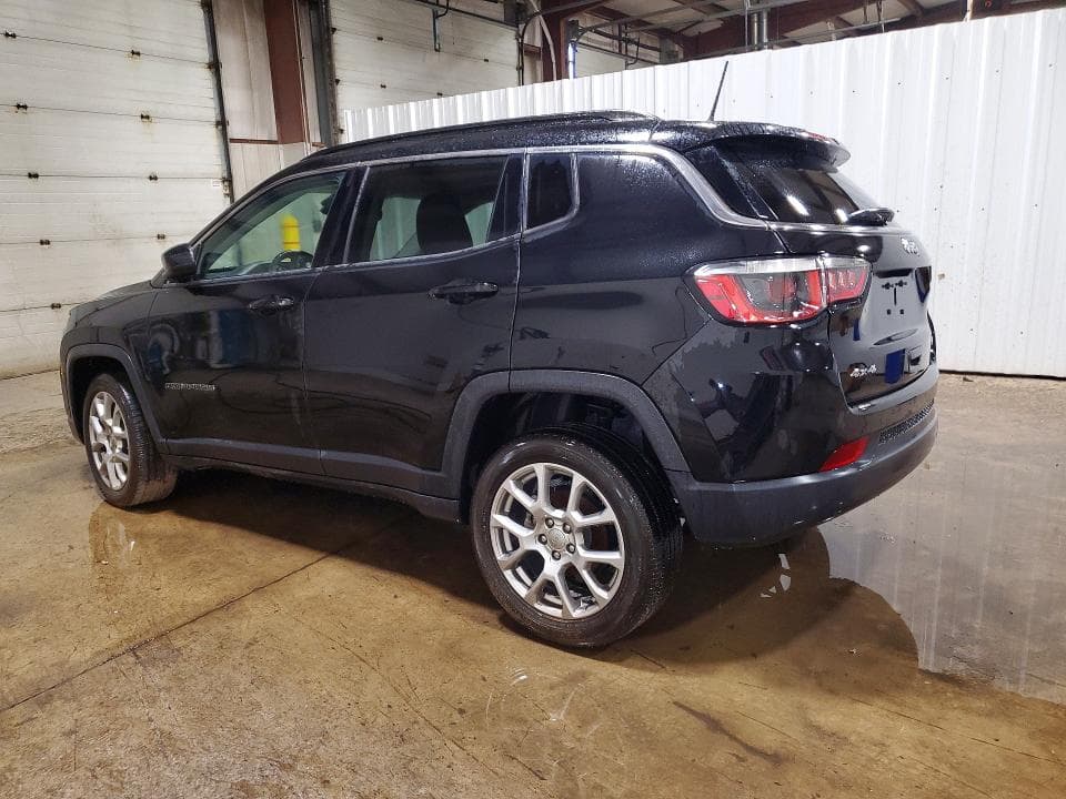 2022 JEEP COMPASS LATITUDE LUX 2