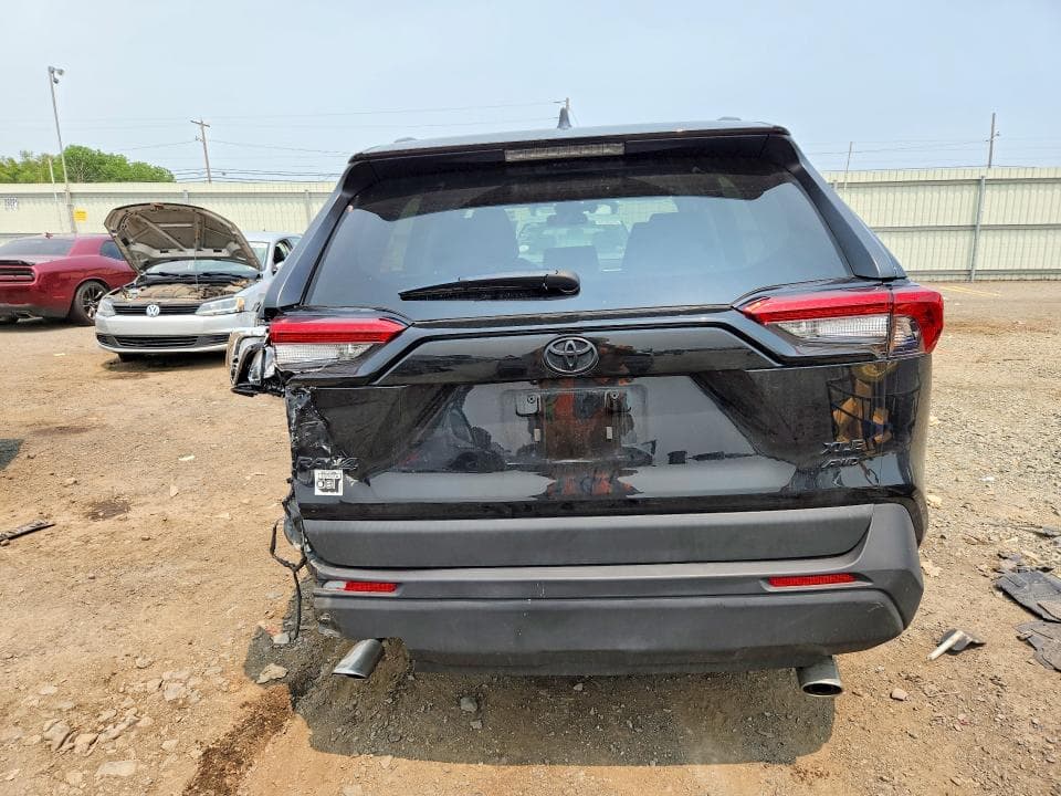 2024 TOYOTA RAV4 XLE 6