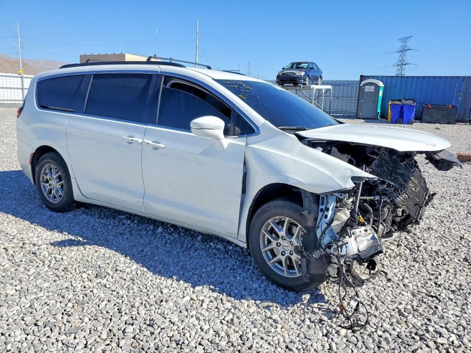 2022 CHRYSLER PACIFICA TOURING L 4