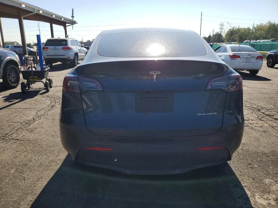 2025 TESLA MODEL Y 6