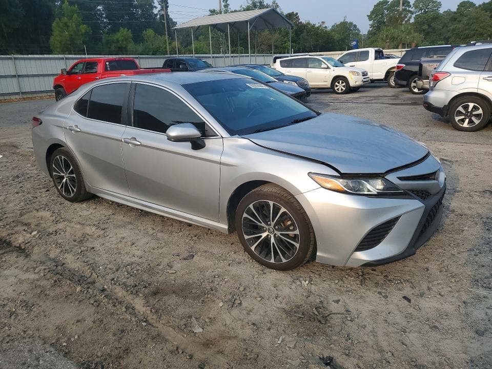 2019 TOYOTA CAMRY SE 4