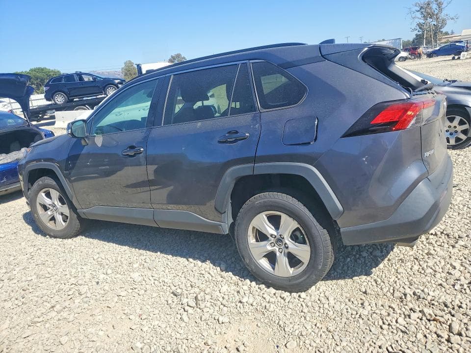 2021 TOYOTA RAV4 XLE 2