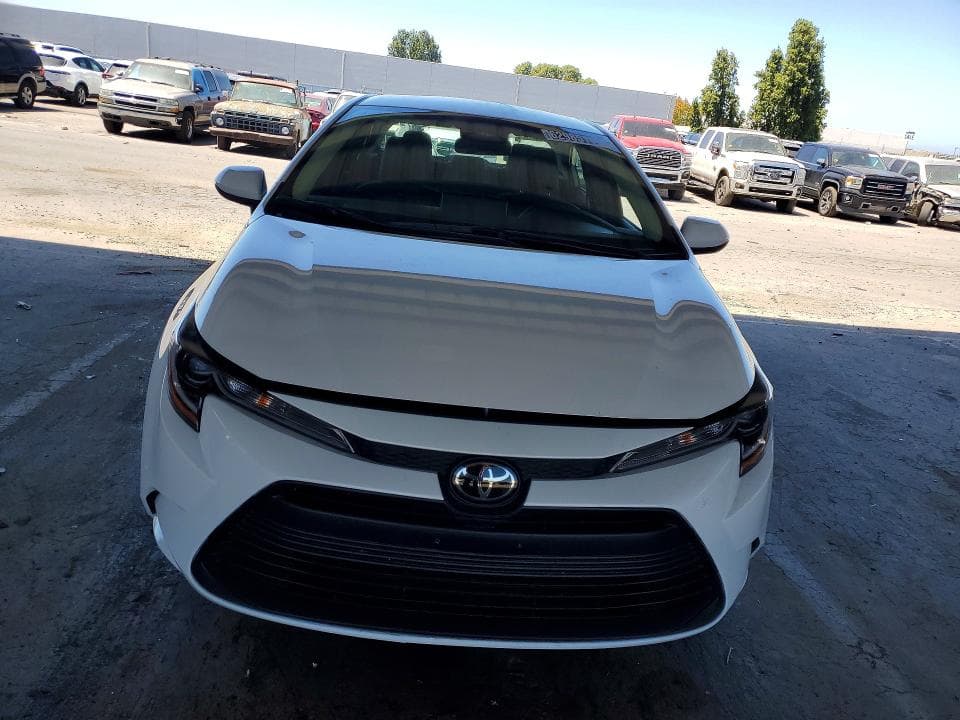 2026 TOYOTA COROLLA LE 5