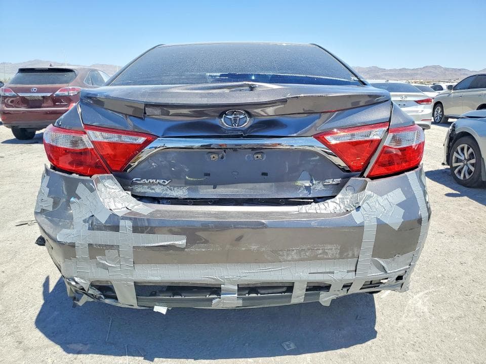 2017 TOYOTA CAMRY SE 6