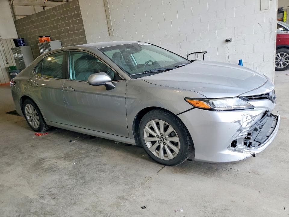 2019 TOYOTA CAMRY LE 4
