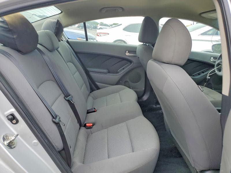 2018 KIA FORTE LX 10