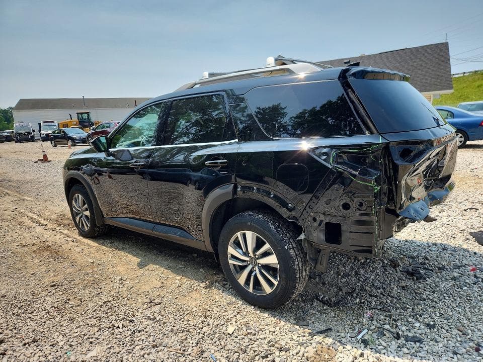 2024 NISSAN PATHFINDER SL 2