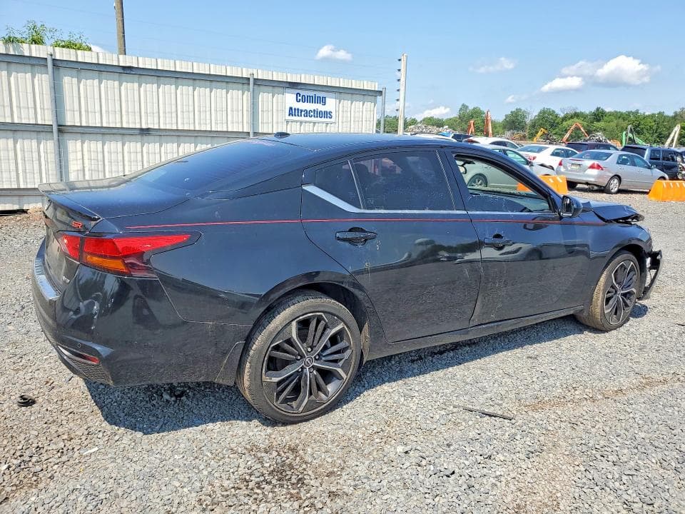 2023 NISSAN ALTIMA SR 3