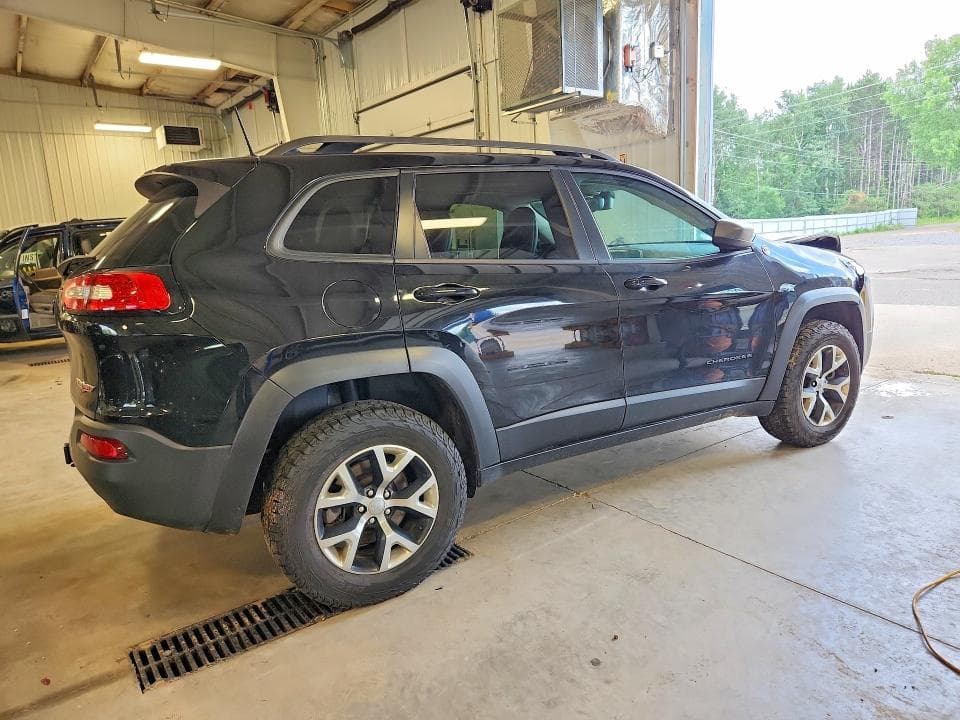 2017 JEEP CHEROKEE TRAILHAWK 3