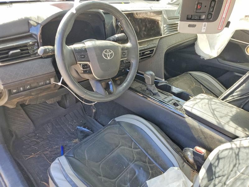 2025 TOYOTA CAMRY XLE 8