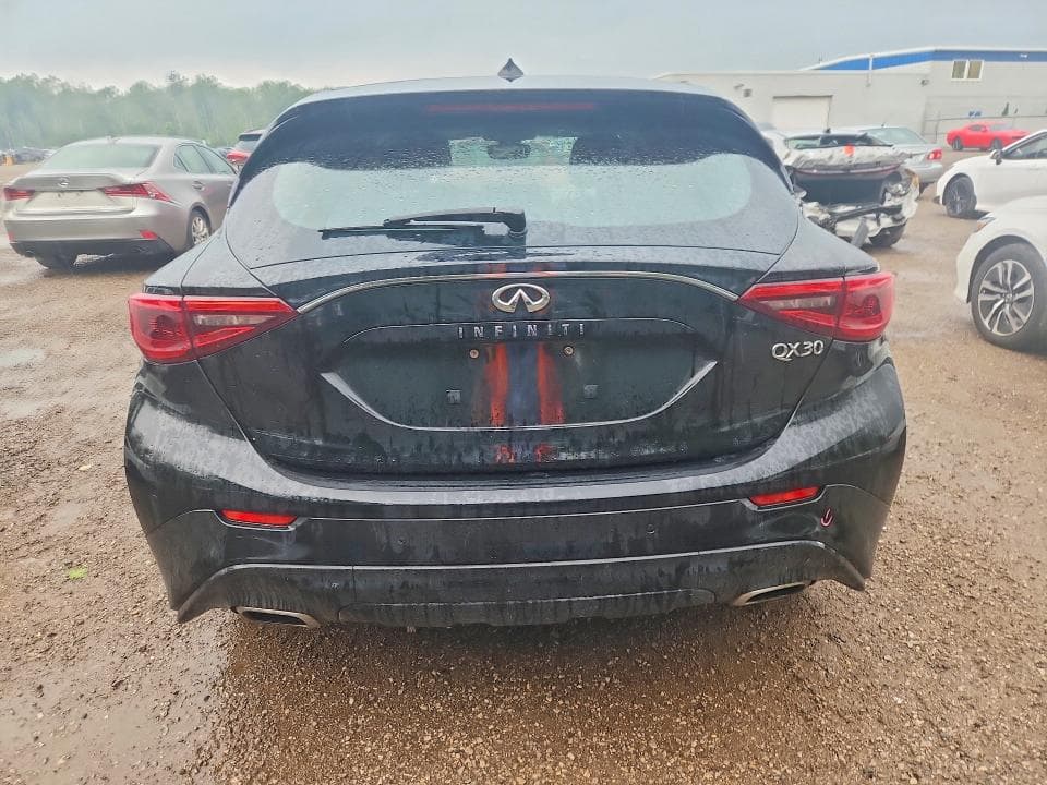 2018 INFINITI QX30 BASE 6