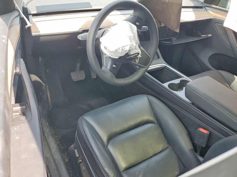 2024 TESLA MODEL Y 8