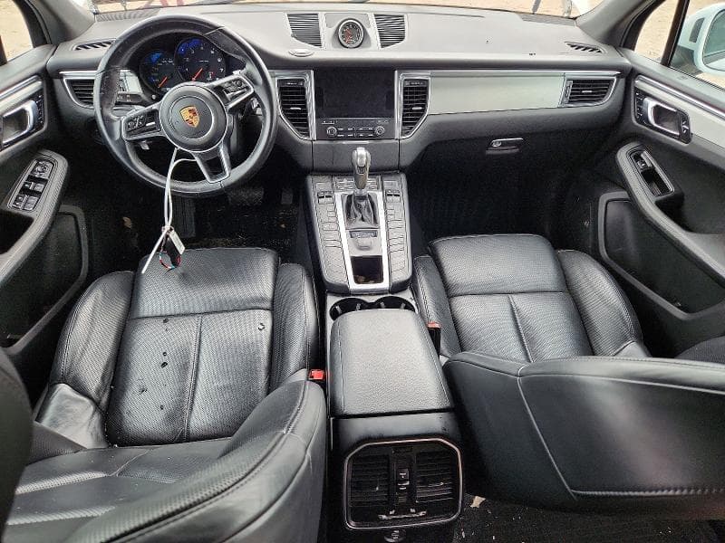 2018 PORSCHE MACAN 8