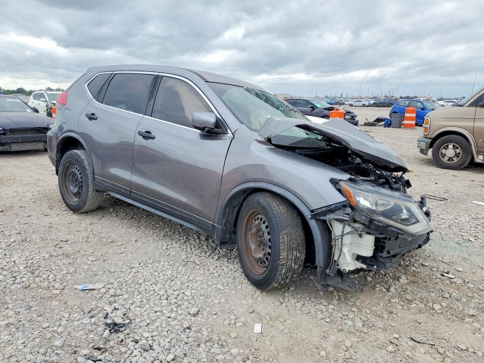 2017 NISSAN ROGUE S 4