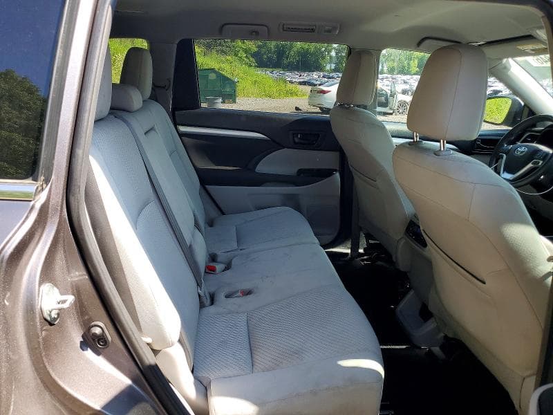 2019 TOYOTA HIGHLANDER LE 11