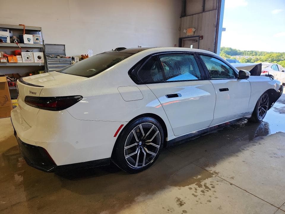 2026 BMW 740 XI 3