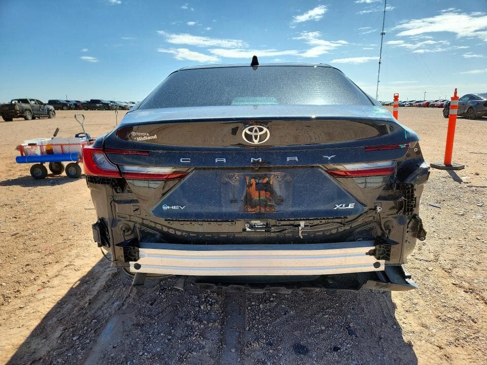 2025 TOYOTA CAMRY XLE 6